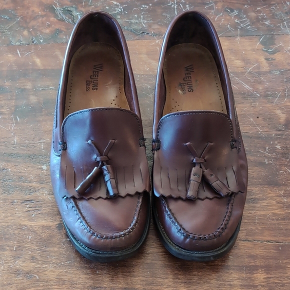 Weejuns Bass Burgundy Loafers - Picture 1 of 5